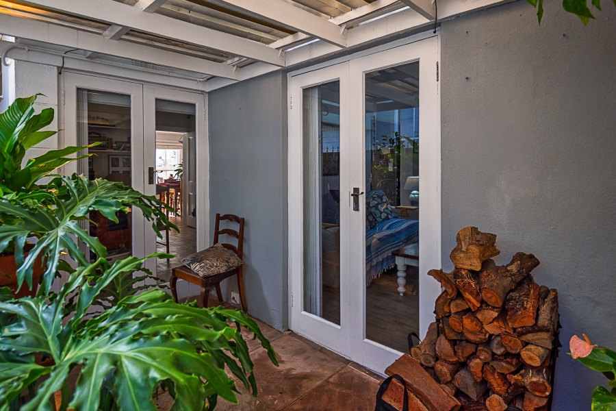 2 Bedroom Property for Sale in Claremont Western Cape